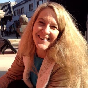 Meet your Posher, Jennifer